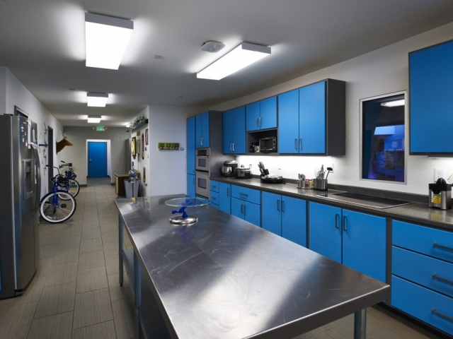 Photo of the Kinetic kitchen.